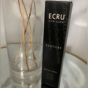 NIB ECRU New York Texture Setting Spray